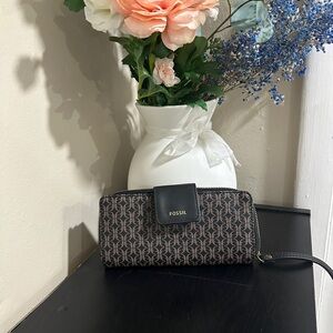 Fossil Women's Black and Brown Patterned Wallet